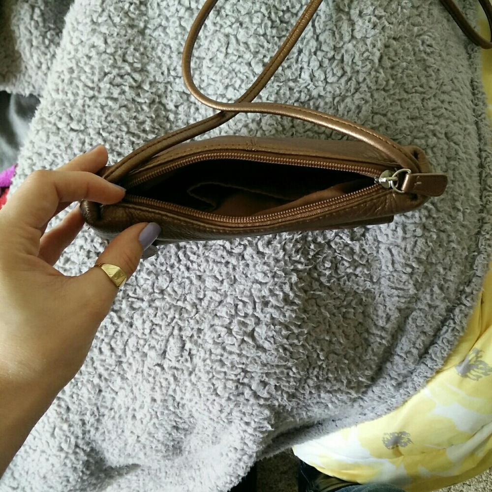 Purses - Picture 3 of 7